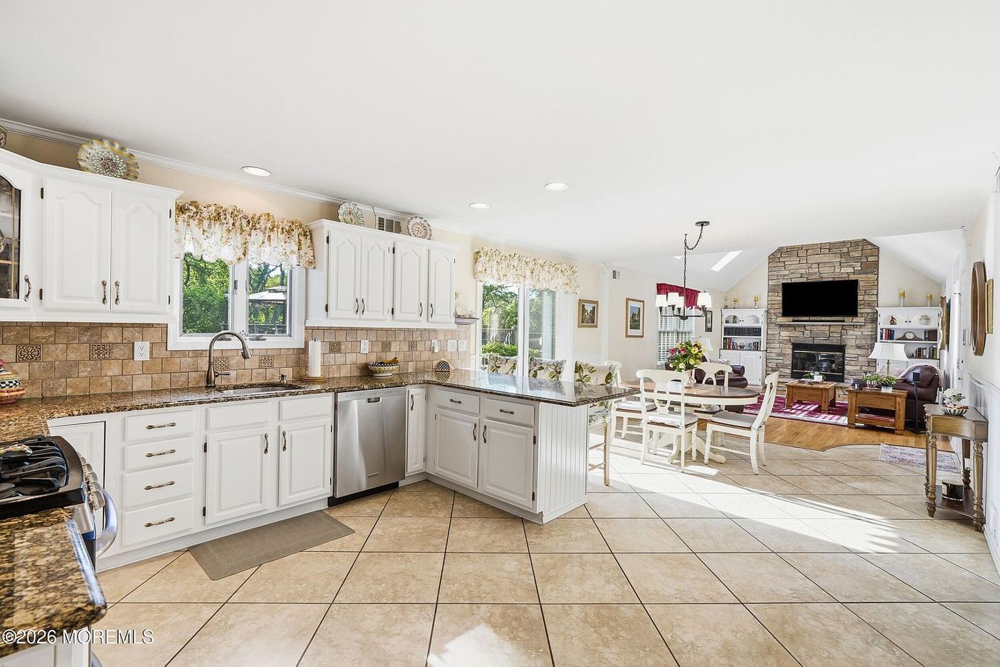 Large eat-in kitchen
